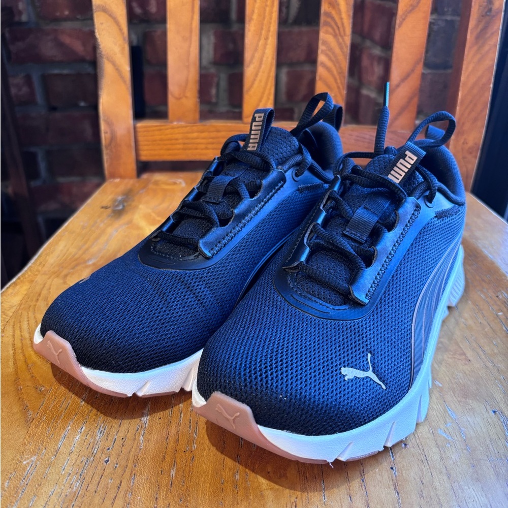 Puma womens Focus Lite athletic workout sporty sneakers black 7.5